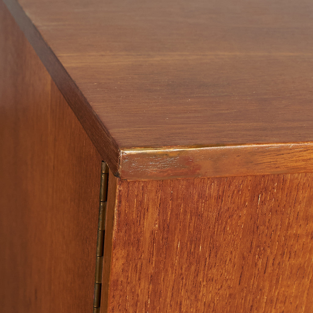 British vintage sideboard / repainted top #79763