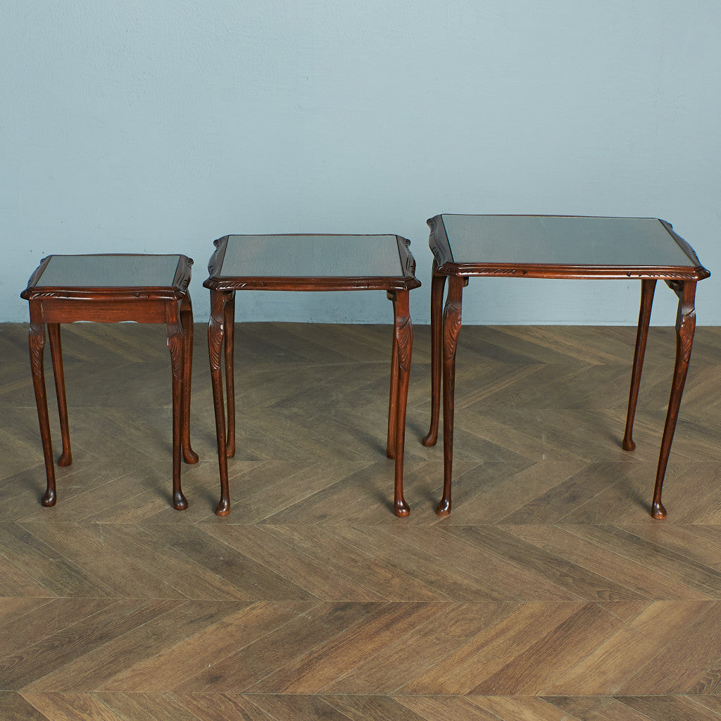 British classic glass top nesting table #78649