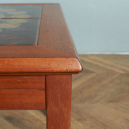 [67524][MOBELFABRIKKEN TOFTEN] Vintage Danish coffee table