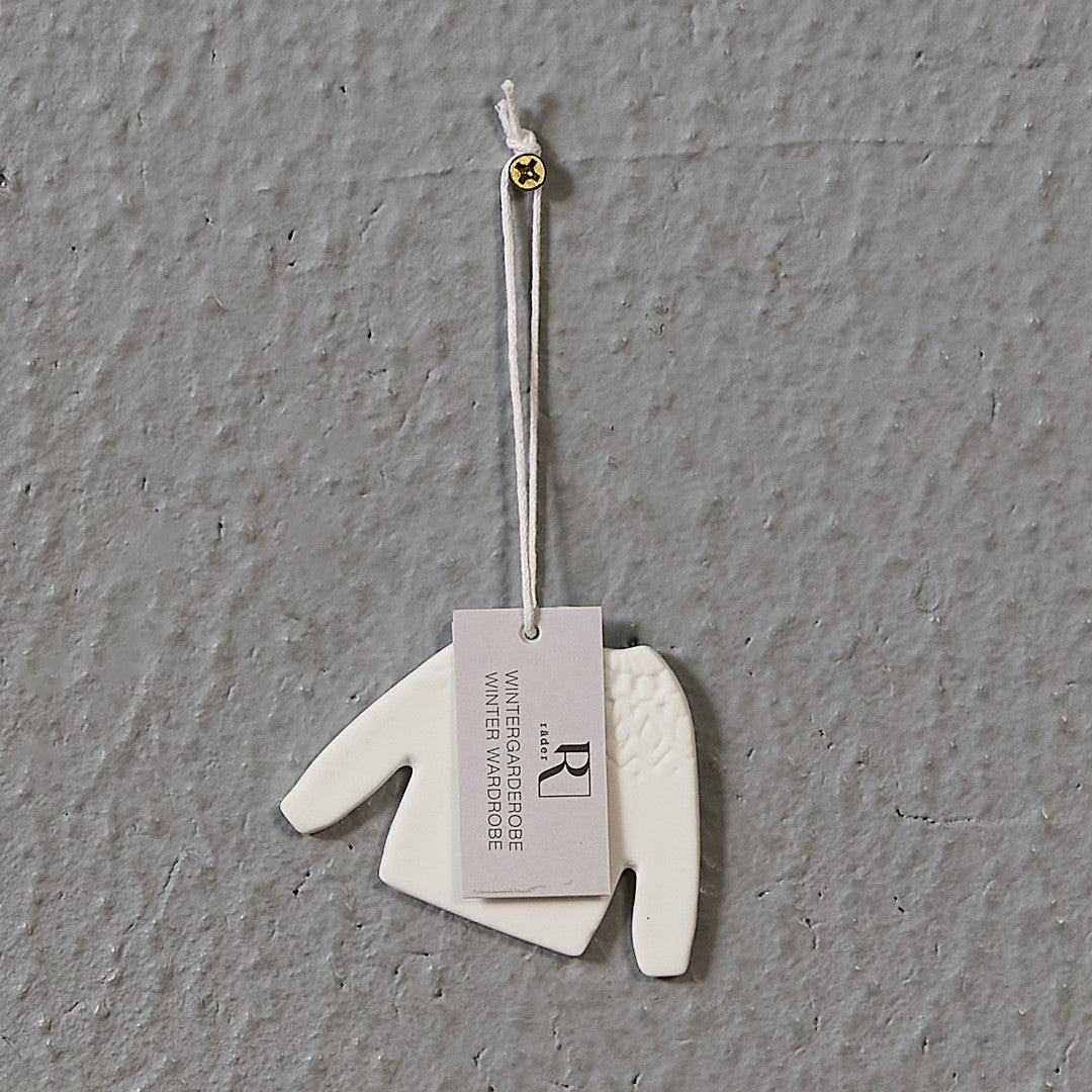 Winter wardrobe Ornament Set