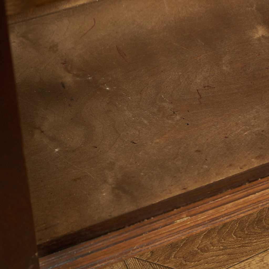 Gomme Furniture Wycombe ガラス キャビネット