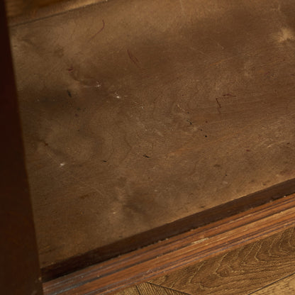 Gomme Furniture Wycombe ガラス キャビネット