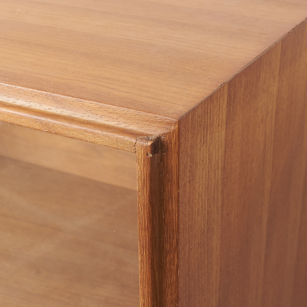 [67613] British vintage glass bookcase
