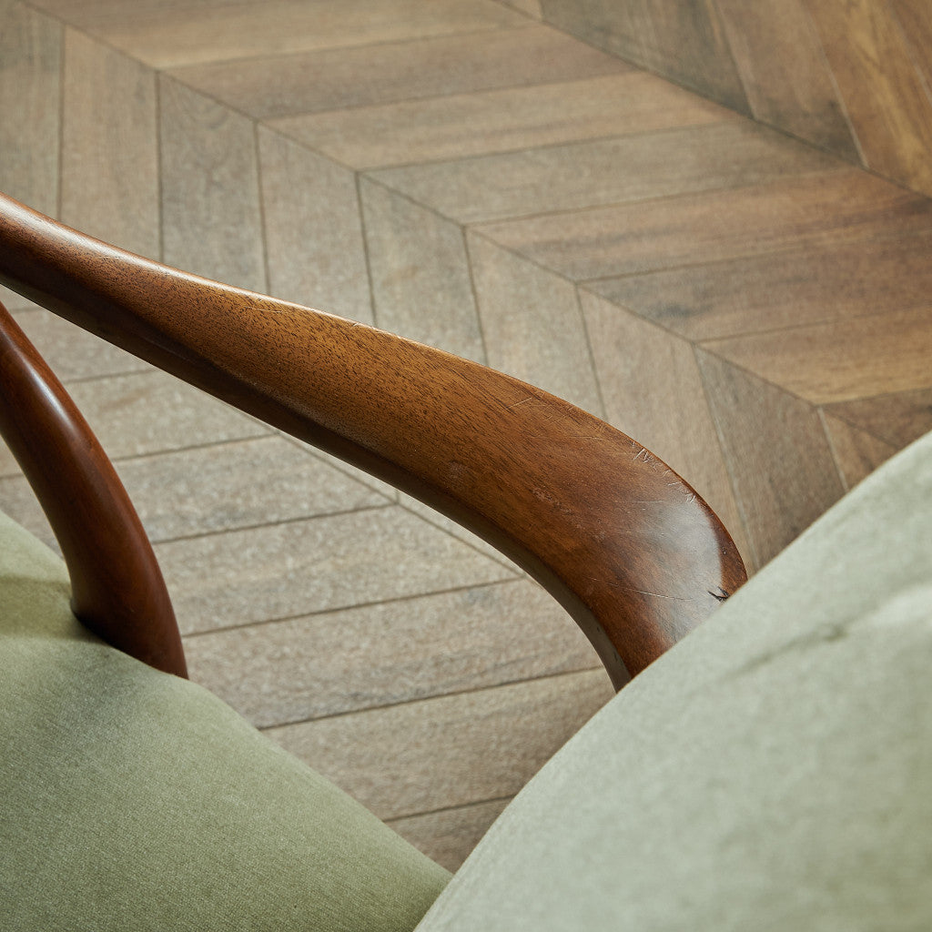 British Classic Armchair #81908