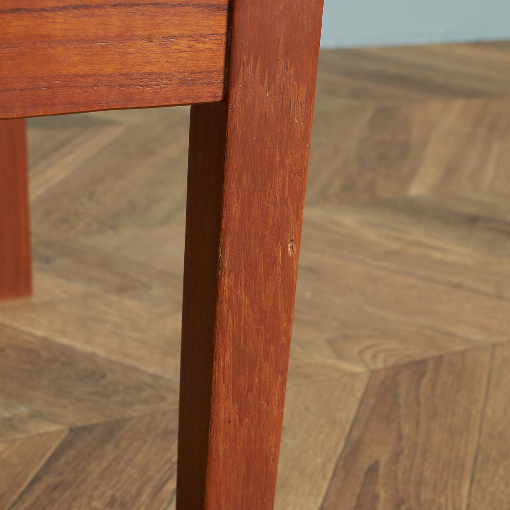 [67524][MOBELFABRIKKEN TOFTEN] Vintage Danish coffee table