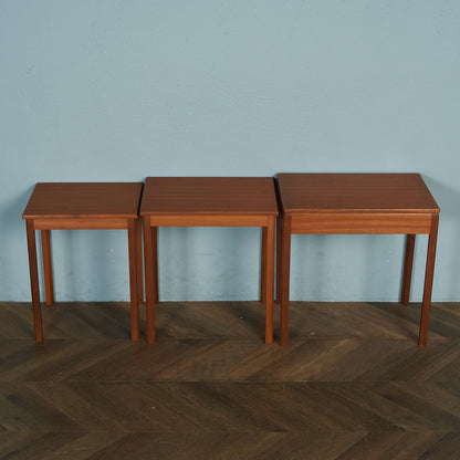 AHMcINTOSH Vintage Nesting Table #81712