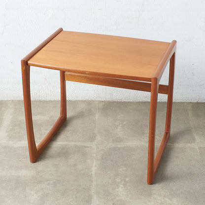 [67326] British vintage nesting table