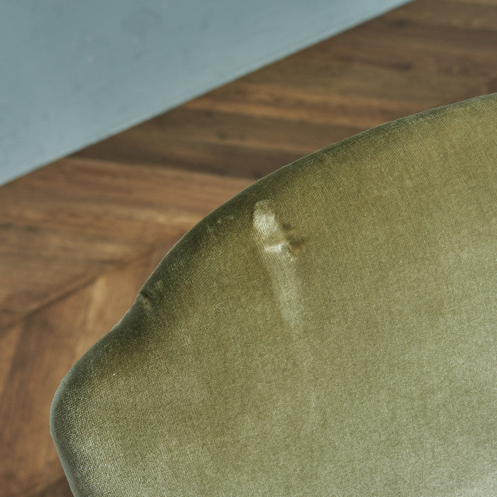 British Classic Armchair #81908