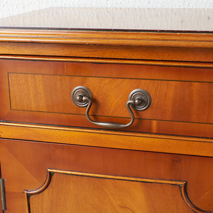 The George Honeyball Collection キャビネット