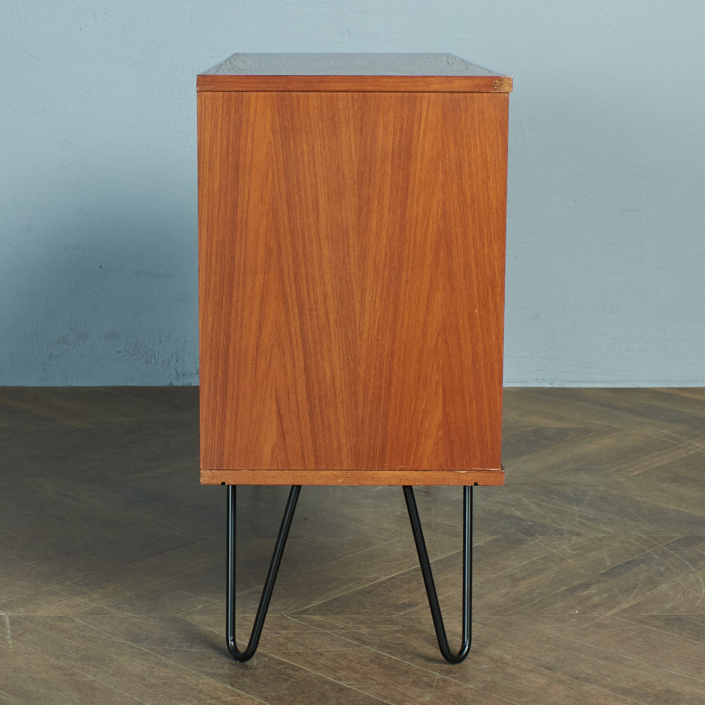 ヴィンテージ ガラスキャビネット / カスタム アイアンヘアピンレッグ