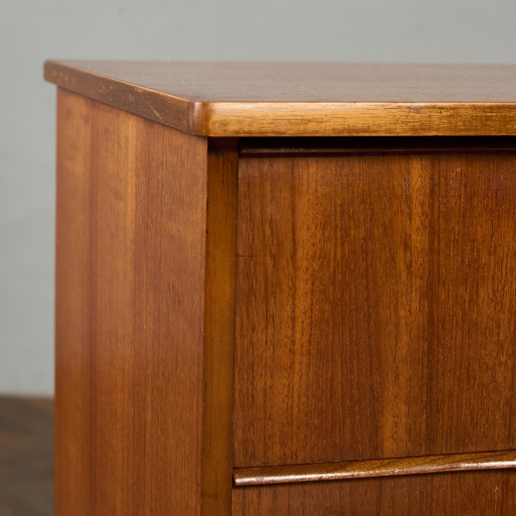 イギリス ヴィンテージ サイドボード 食器棚