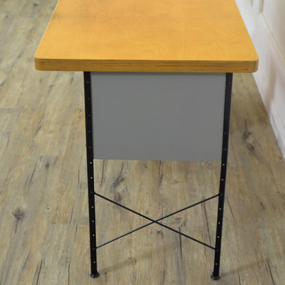 MODERNICA ケーススタディデスク