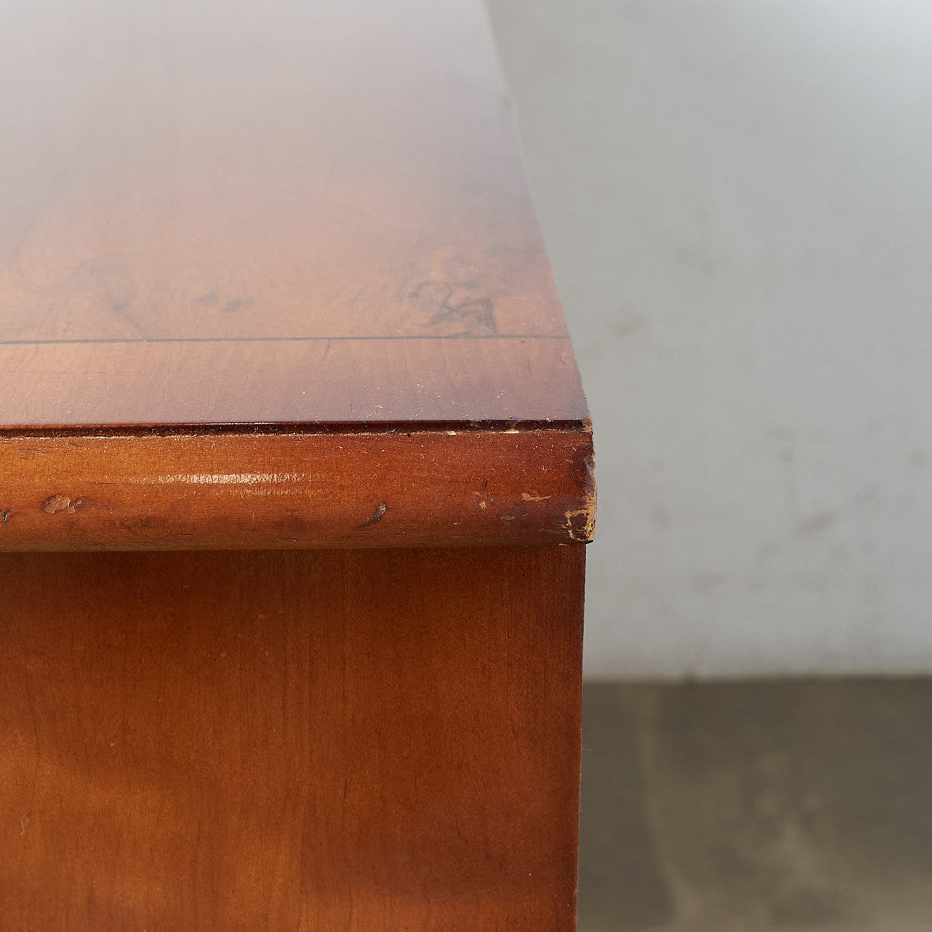 [65977] British classic sideboard