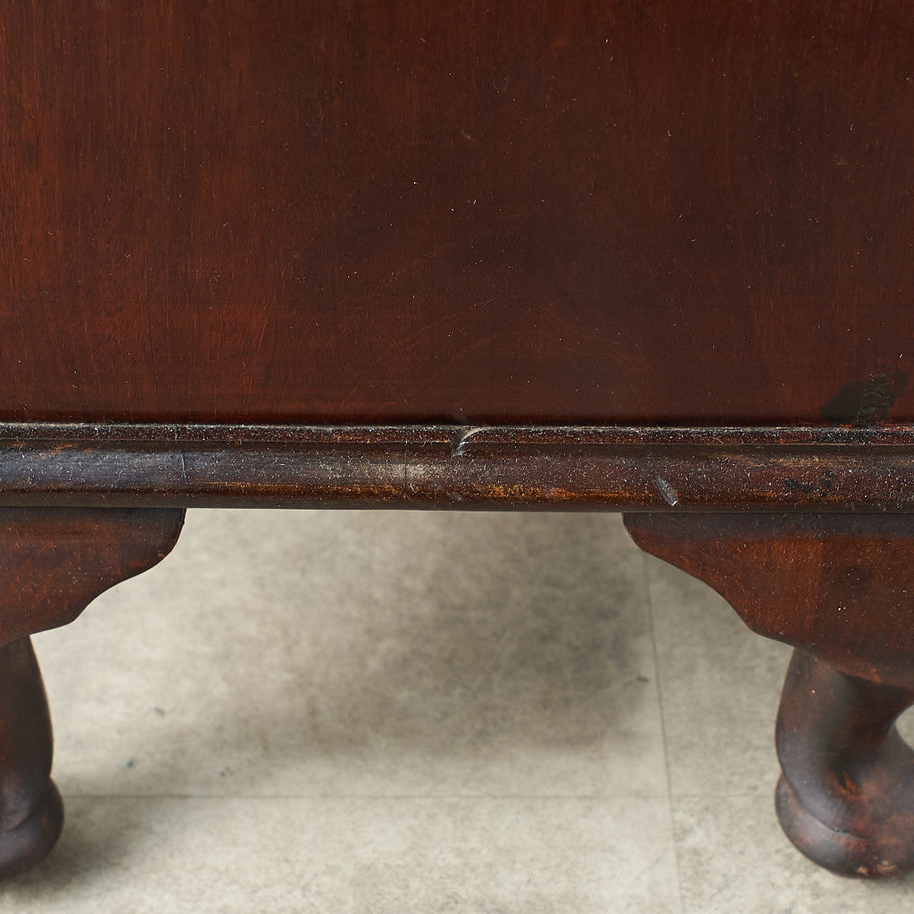 [65974] British classic walnut bookcase