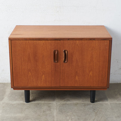 Fresco ヴィンテージ サイドキャビネット / カスタムウッドレッグ