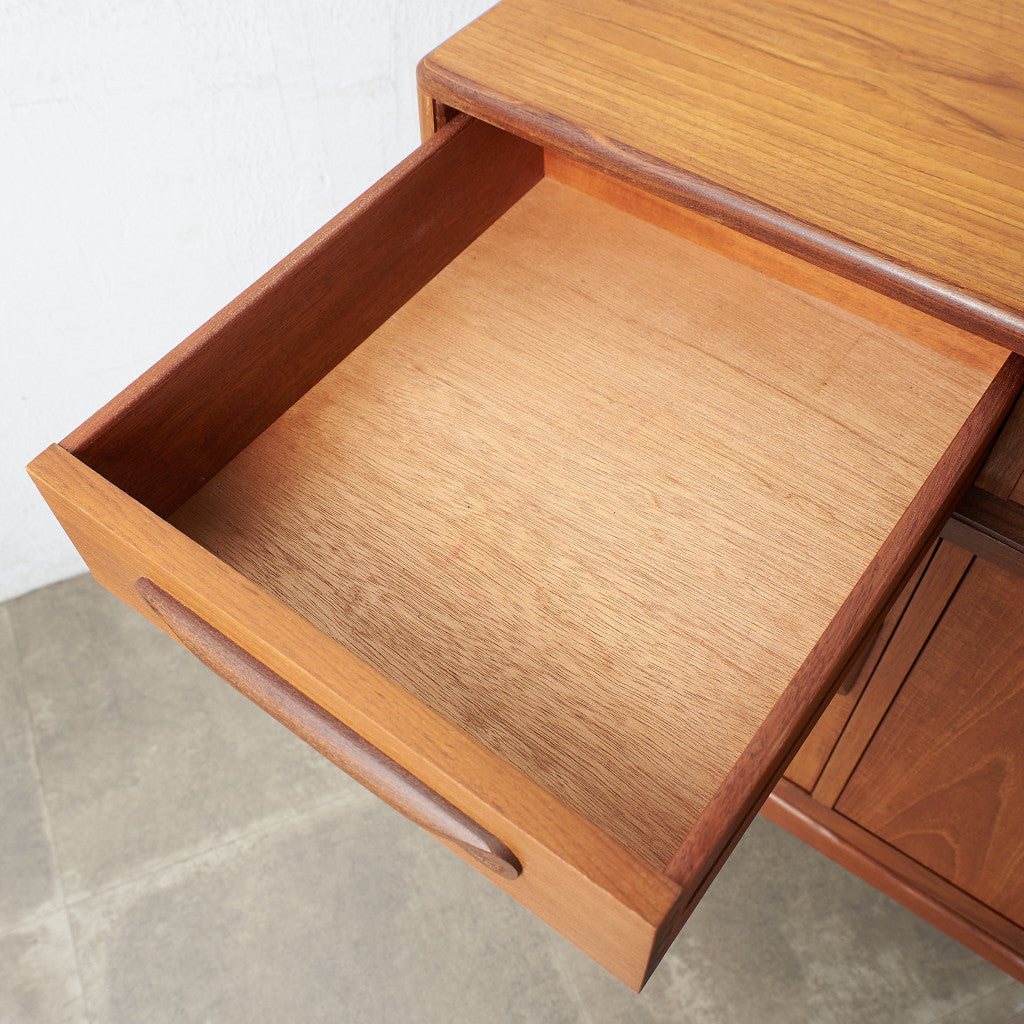 [67397][G-PLAN]Fresco Sideboard with Legs (4072)