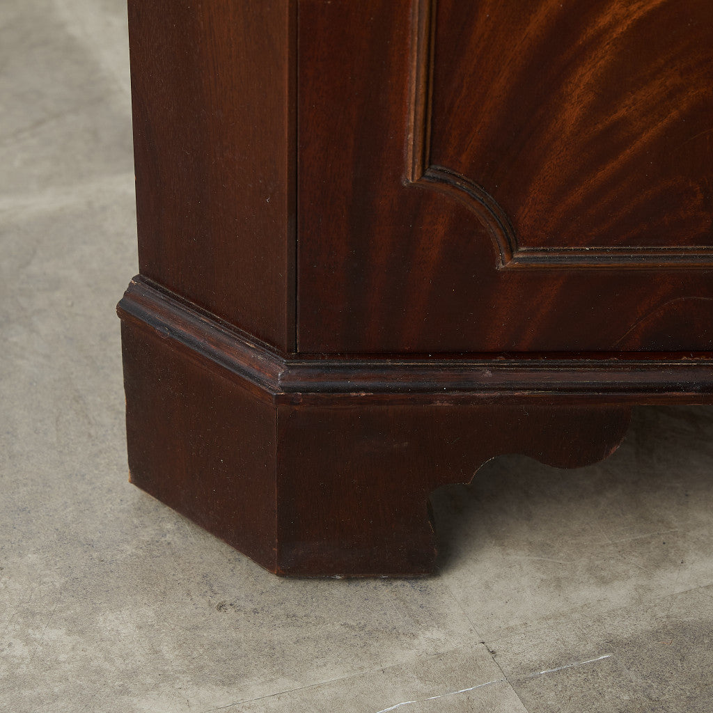英国クラシック コーナーキャビネット