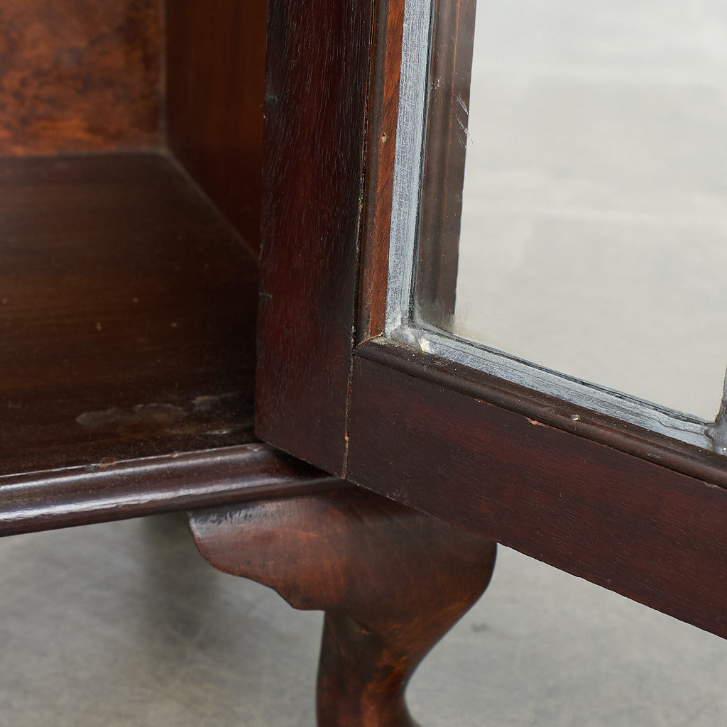 [65974] British classic walnut bookcase