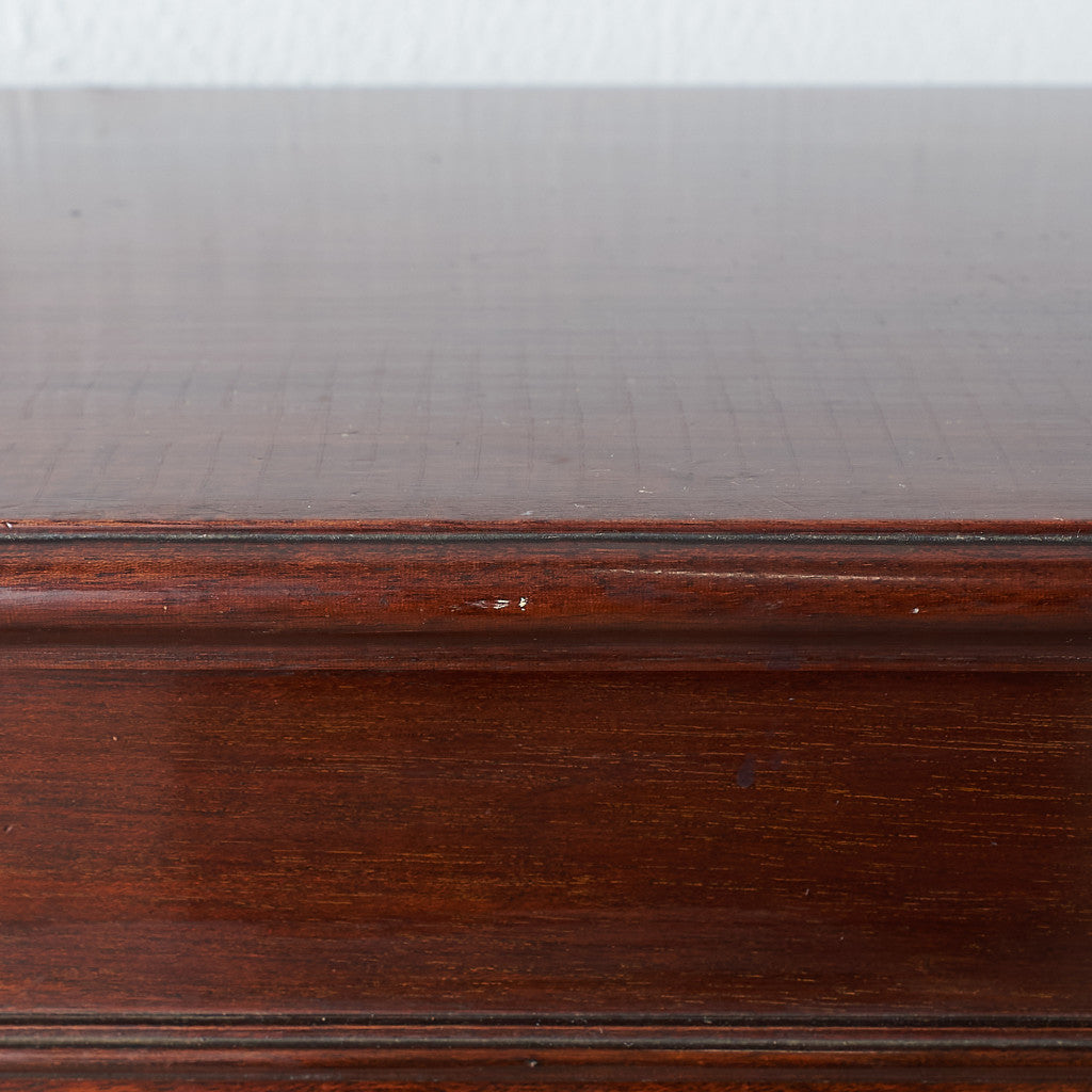 [65974] British classic walnut bookcase