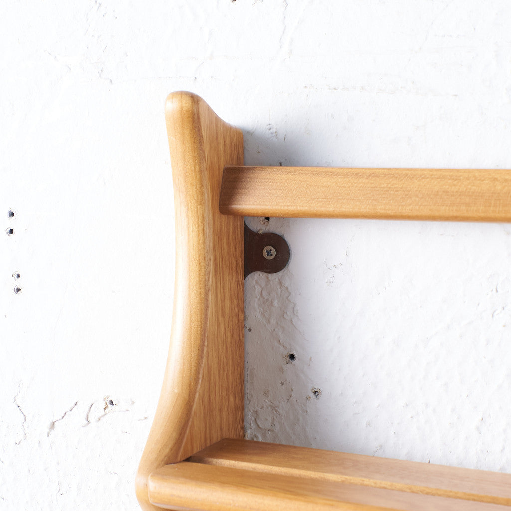 ヴィンテージ ウォールラック (Wall Mounted Plate Rack model 268)