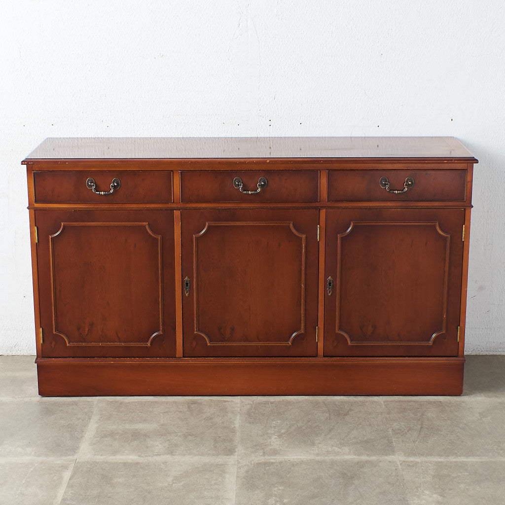 [65977] British classic sideboard