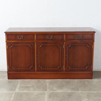 [65977] British classic sideboard