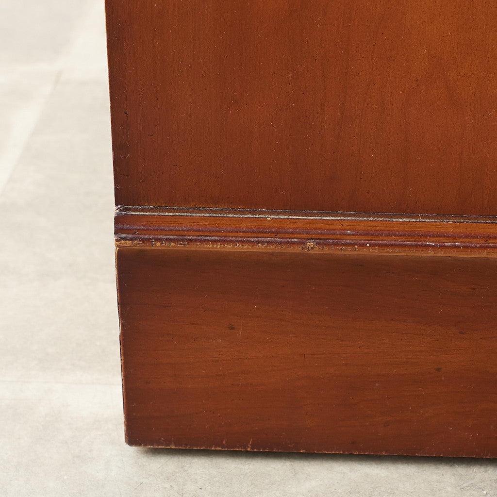 [65977] British classic sideboard