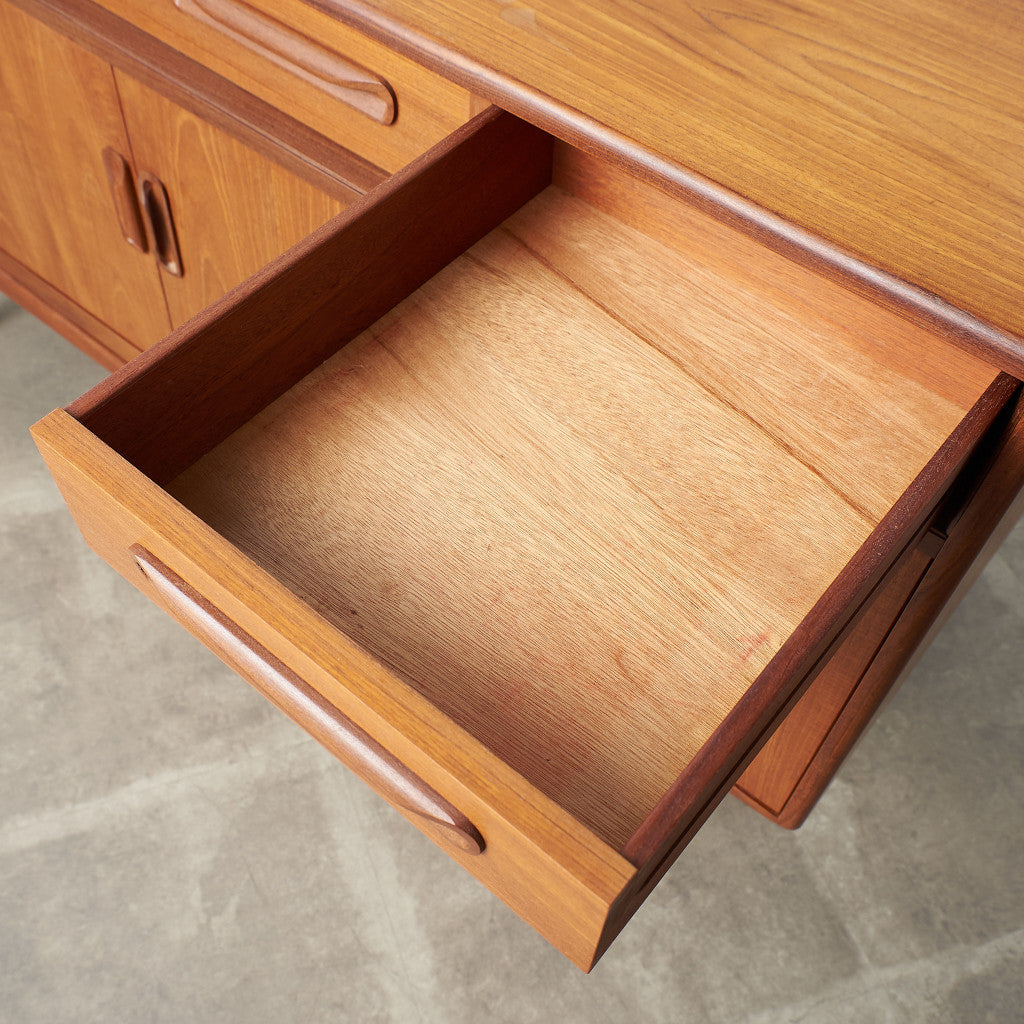[67397][G-PLAN]Fresco Sideboard with Legs (4072)