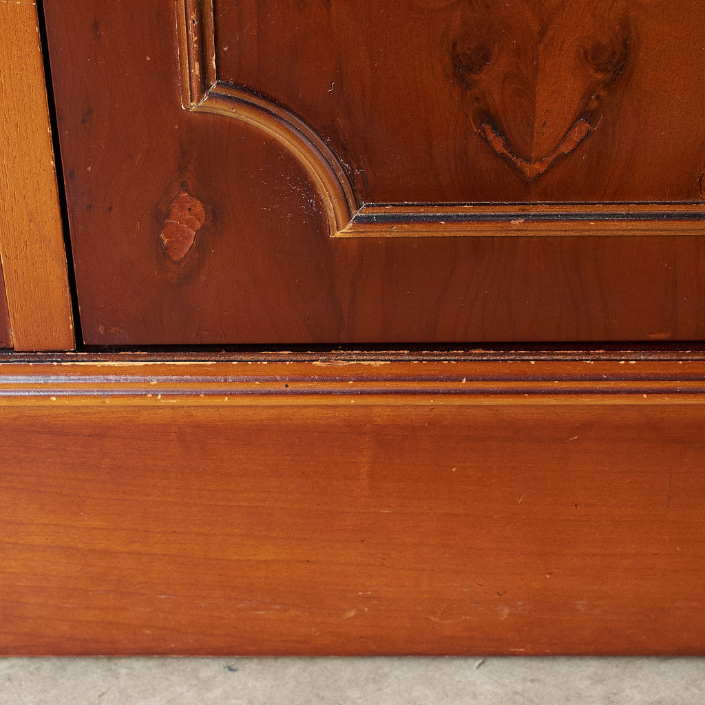 [65977] British classic sideboard
