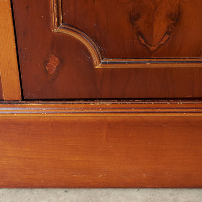 [65977] British classic sideboard