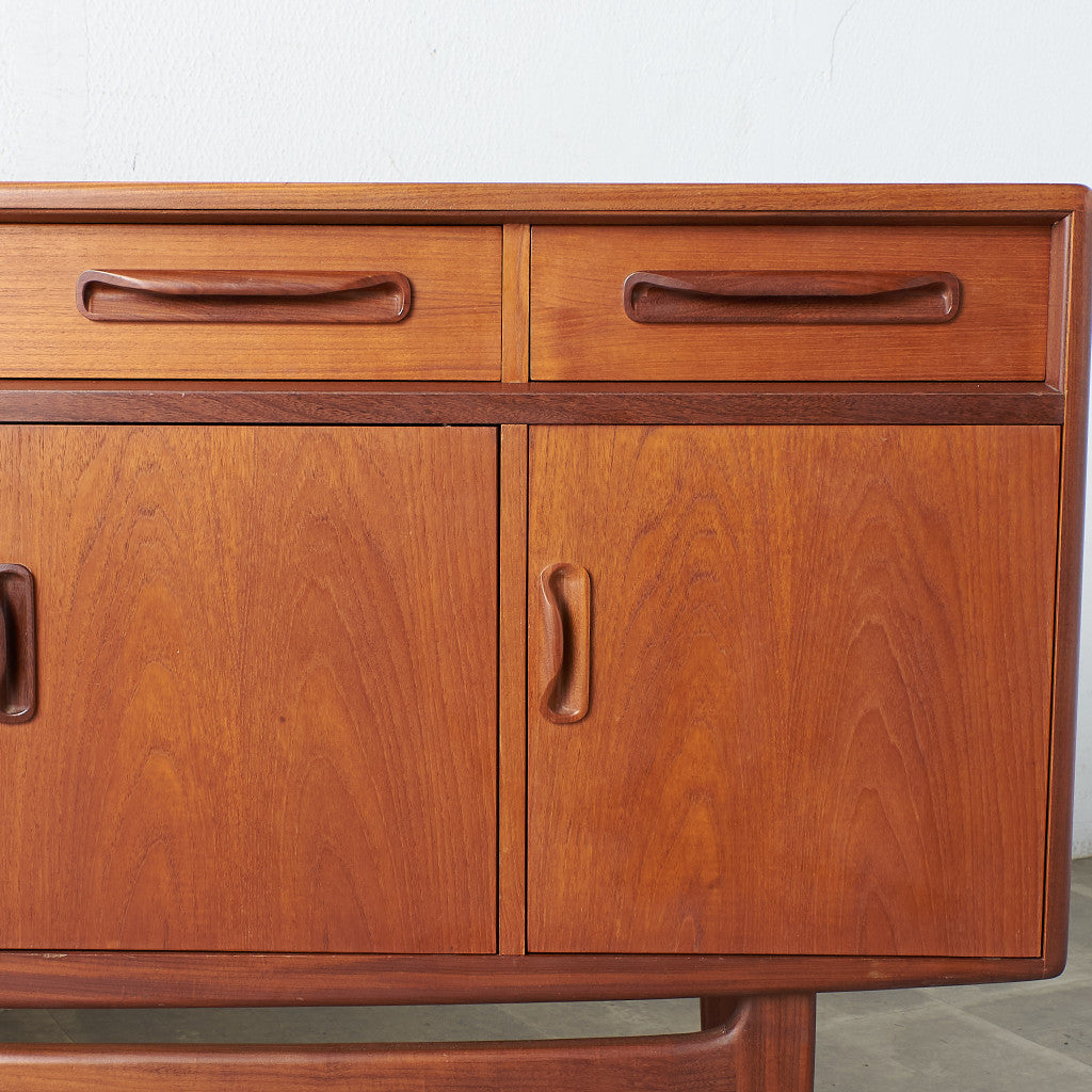 [67398][G-PLAN]Fresco Sideboard with Legs (4072)