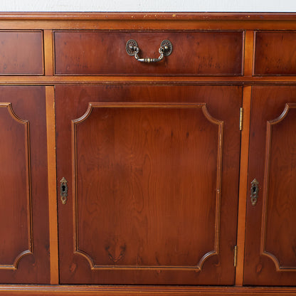 [65977] British classic sideboard