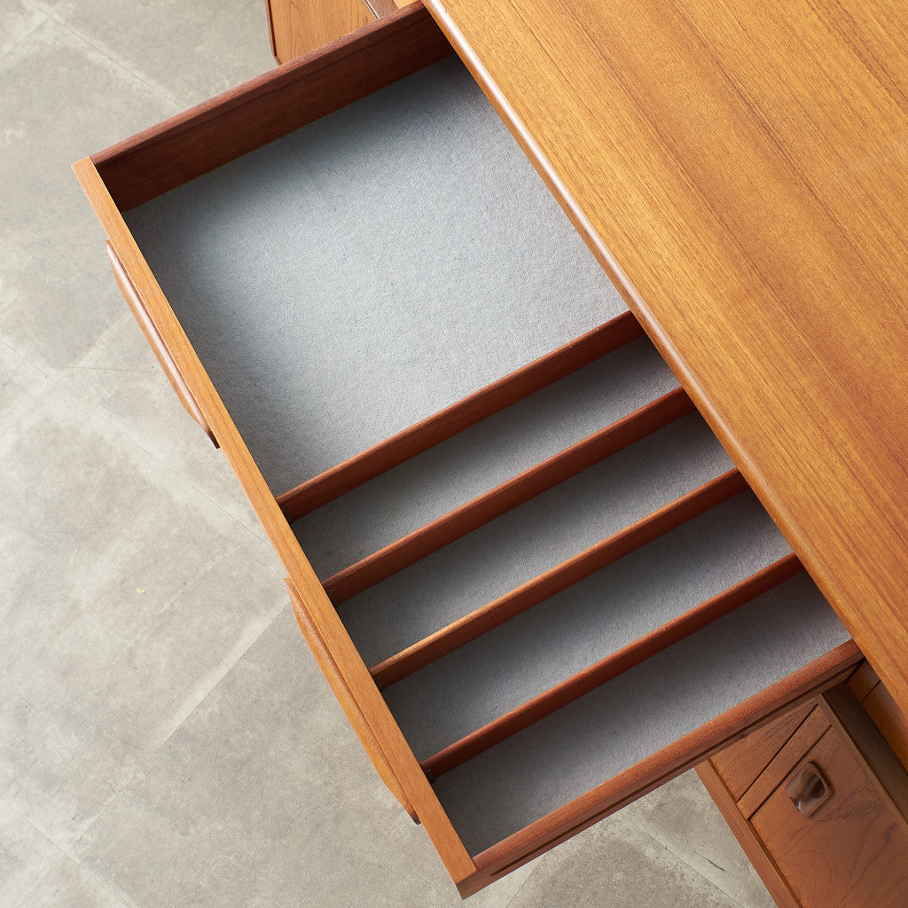 [67399][G-PLAN]Fresco Sideboard with Legs (4072)