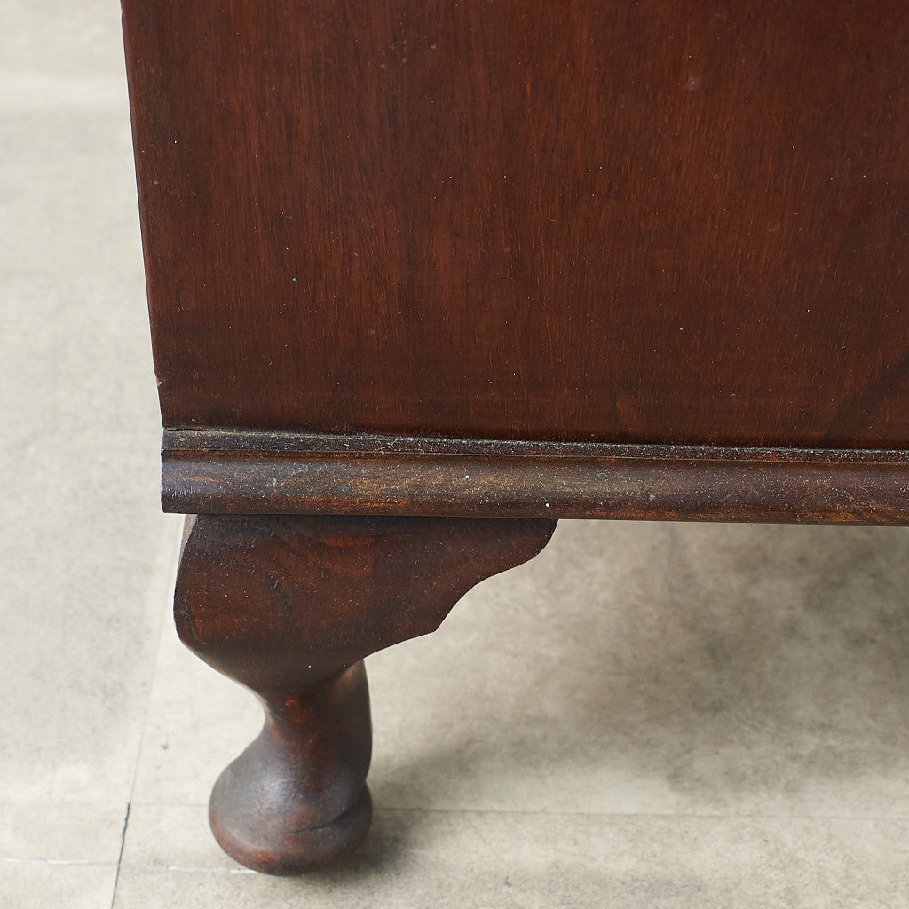 [65974] British classic walnut bookcase