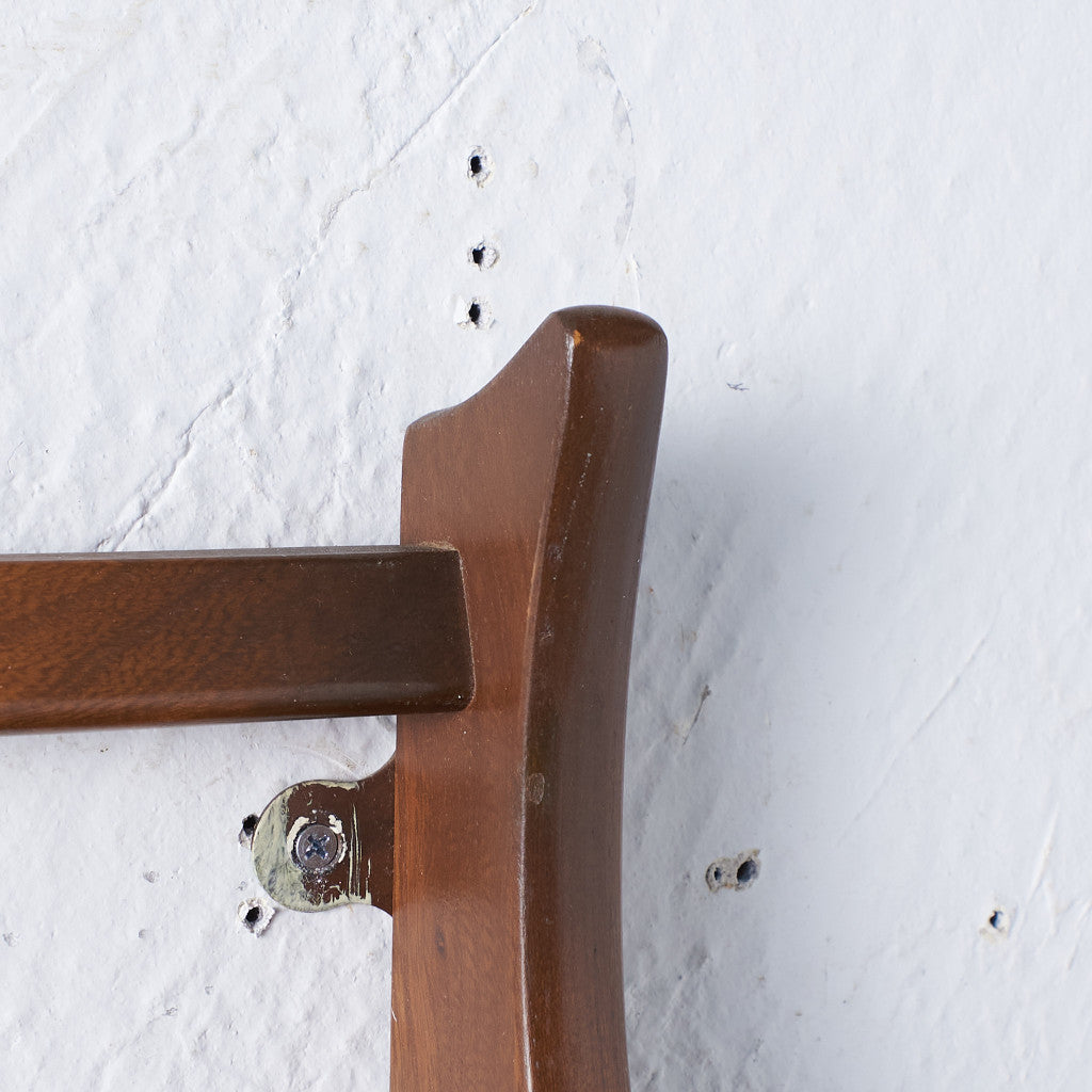 ヴィンテージ ウォールラック (Wall Mounted Plate Rack model 268)