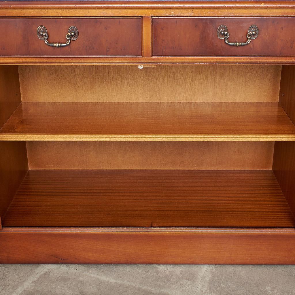 [65977] British classic sideboard