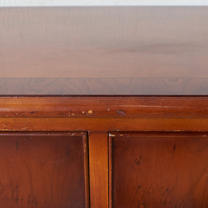 [65977] British classic sideboard