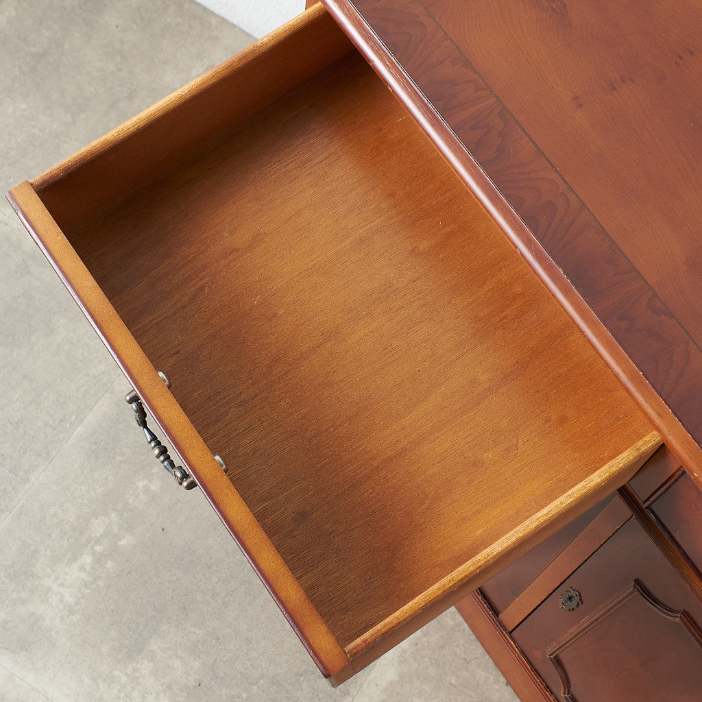 [65977] British classic sideboard