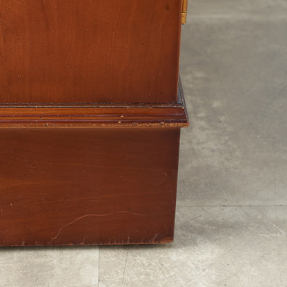 [65977] British classic sideboard